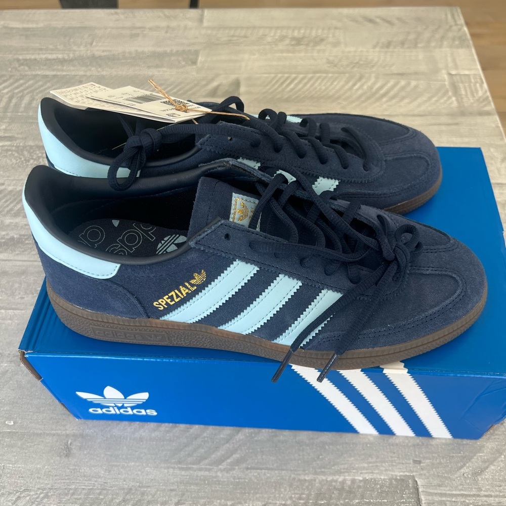 Adidas Blue and White Sneakers Sleek Design